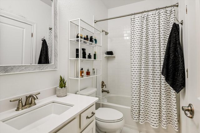 11520 Lake Stone DR 4, Austin, TX 78738