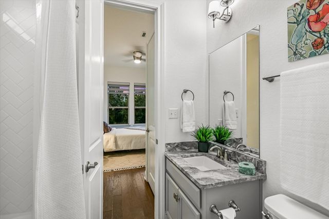 11520 Lake Stone DR 4, Austin, TX 78738