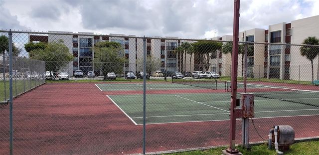 9441 SW 4th St 302, Miami, FL 33174