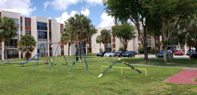 9441 SW 4th St 302, Miami, FL 33174