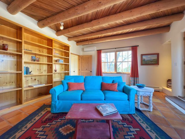 147 Gonzales Road 18, Santa Fe, NM 87501