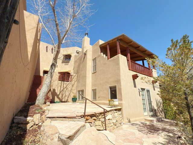 147 Gonzales Road 18, Santa Fe, NM 87501