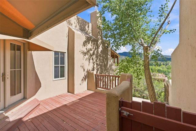 147 Gonzales Road 18, Santa Fe, NM 87501