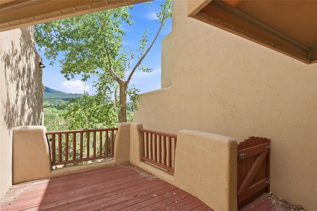 147 Gonzales Road 18, Santa Fe, NM 87501