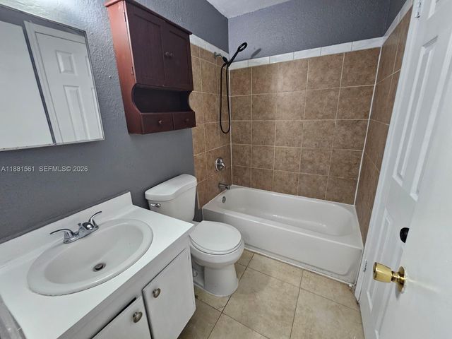 325 SW 80th Terrace, North Lauderdale, FL 33068