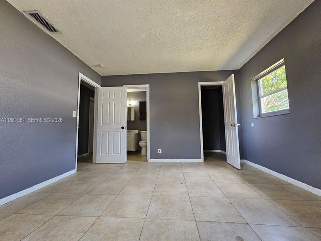 325 SW 80th Terrace, North Lauderdale, FL 33068
