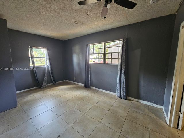 325 SW 80th Terrace, North Lauderdale, FL 33068