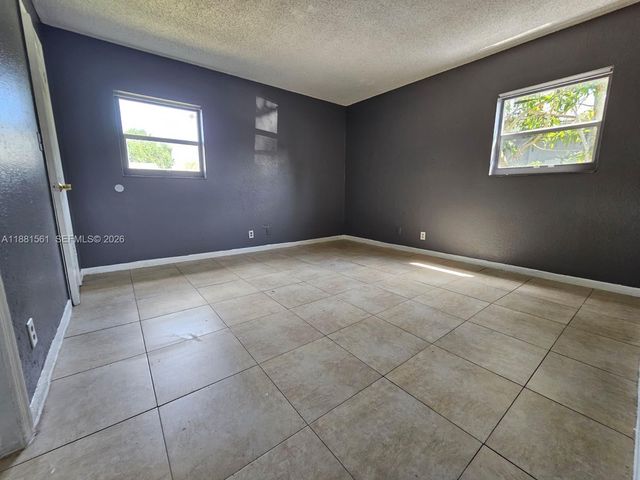 325 SW 80th Terrace, North Lauderdale, FL 33068