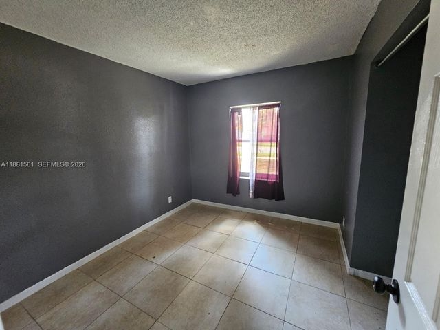 325 SW 80th Terrace, North Lauderdale, FL 33068