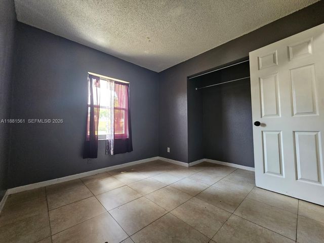 325 SW 80th Terrace, North Lauderdale, FL 33068