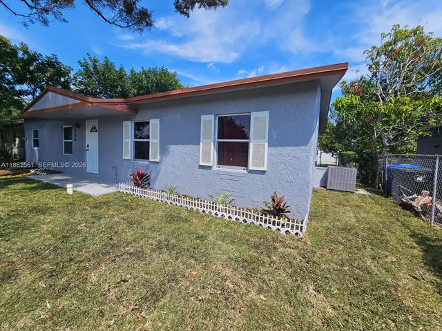 325 SW 80th Terrace, North Lauderdale, FL 33068