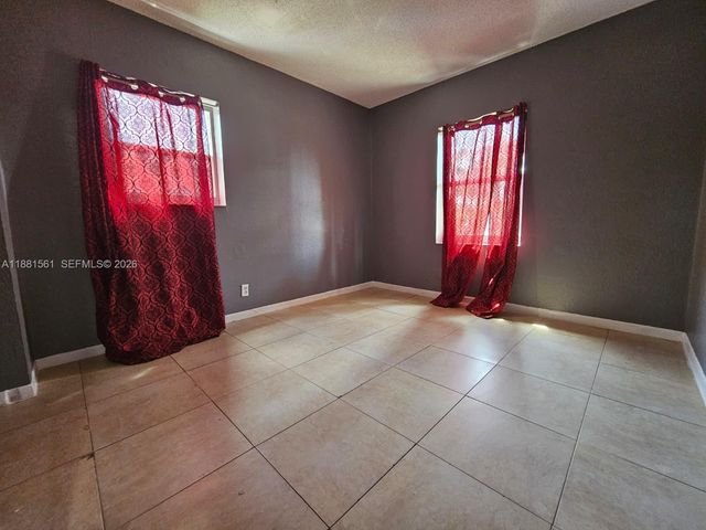 325 SW 80th Terrace, North Lauderdale, FL 33068
