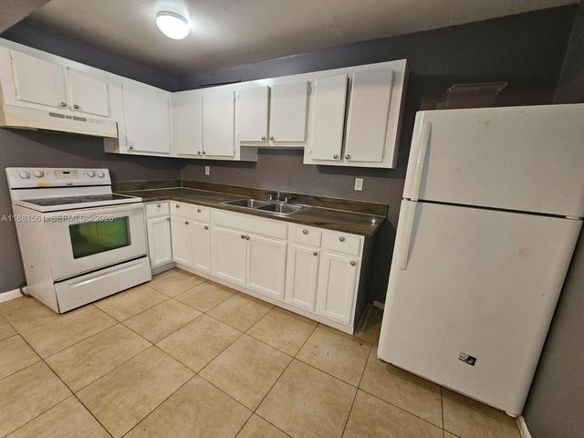 325 SW 80th Terrace, North Lauderdale, FL 33068