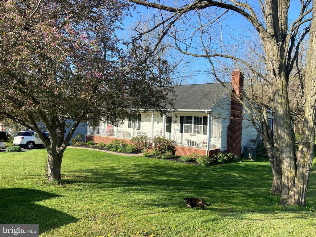 573 LEWIS ST, Front Royal, VA 22630
