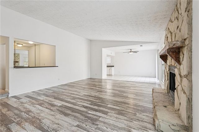 564 Tate Creek NW Court, Acworth, GA 30102