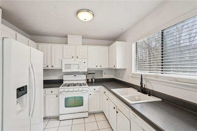 564 Tate Creek NW Court, Acworth, GA 30102