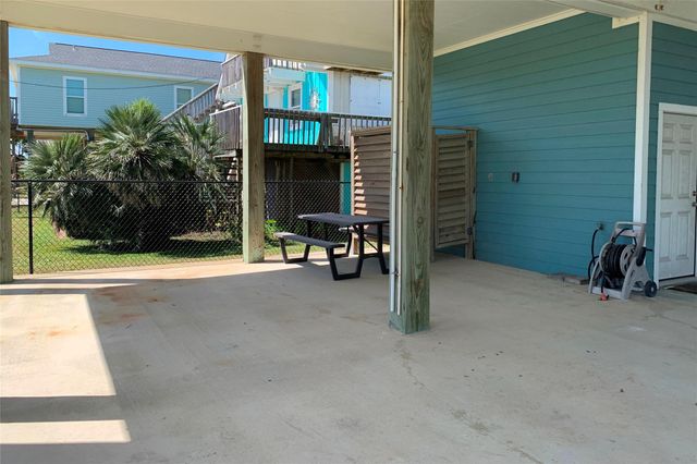 23159 Fresca Street, Galveston, TX 77554
