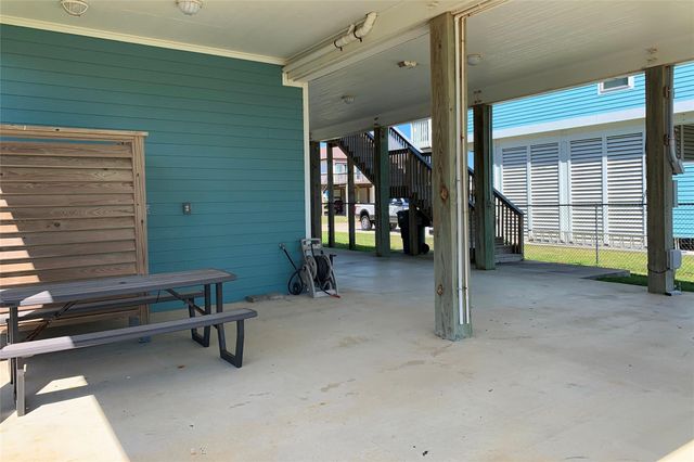 23159 Fresca Street, Galveston, TX 77554