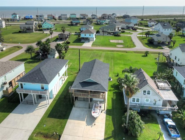 23159 Fresca Street, Galveston, TX 77554