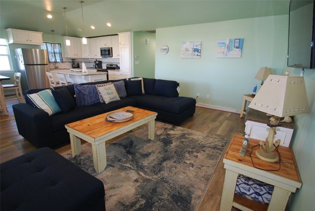 23159 Fresca Street, Galveston, TX 77554