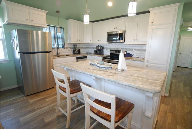 23159 Fresca Street, Galveston, TX 77554