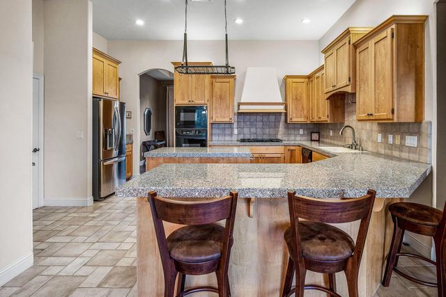 3815 Lakeview Dr, Placerville, CA 95667