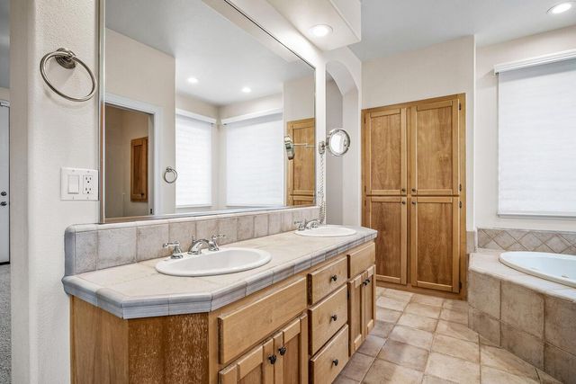 3815 Lakeview Dr, Placerville, CA 95667