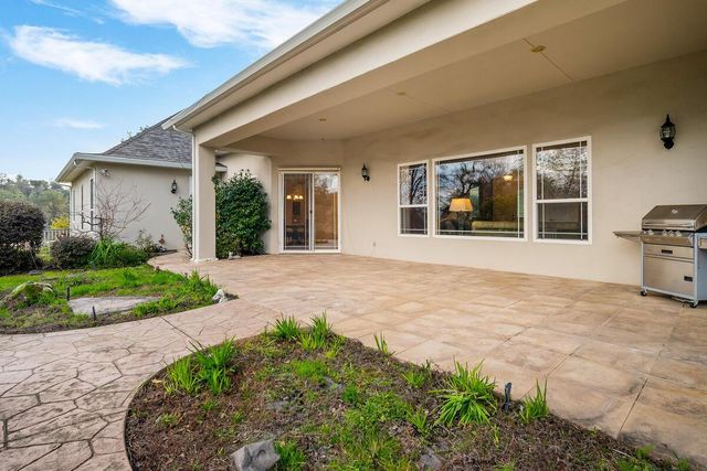 3815 Lakeview Dr, Placerville, CA 95667