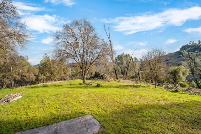 3815 Lakeview Dr, Placerville, CA 95667