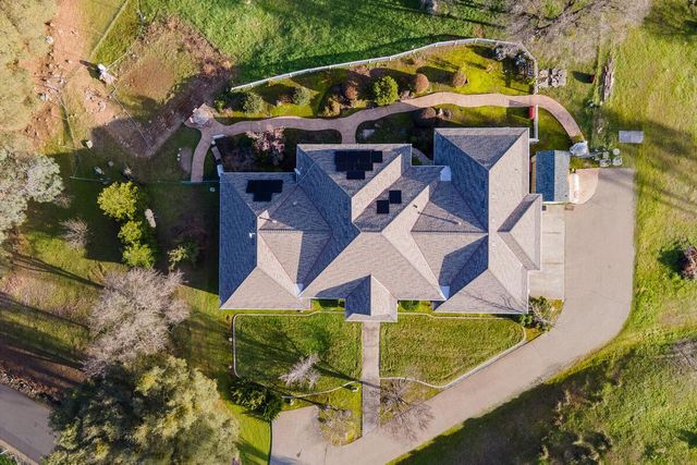 3815 Lakeview Dr, Placerville, CA 95667