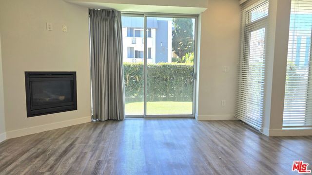 1470 S Canfield Avenue 101, Los Angeles, CA 90035