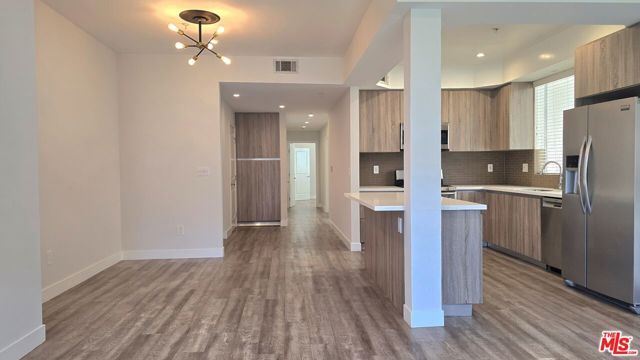 1470 S Canfield Avenue 101, Los Angeles, CA 90035