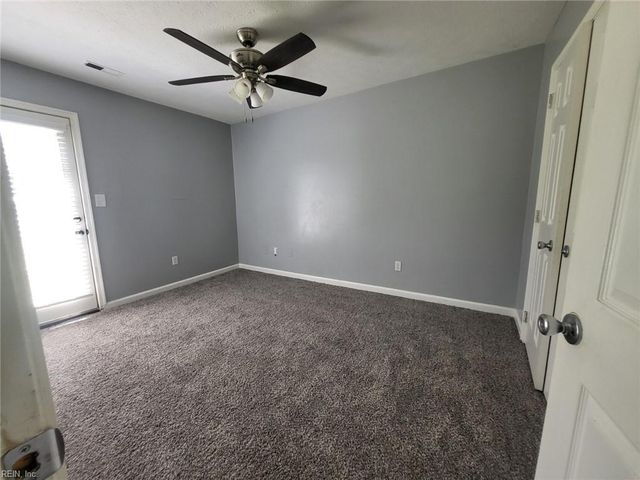 4 Roy CT, Hampton, VA 23666