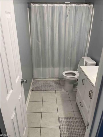 4 Roy CT, Hampton, VA 23666