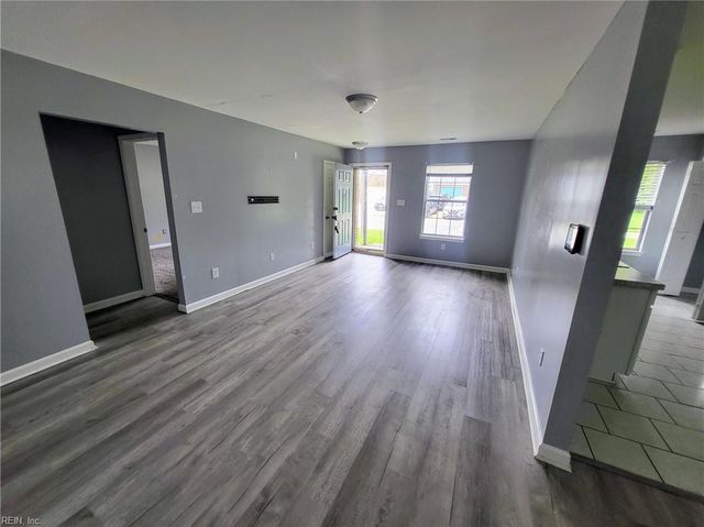 4 Roy CT, Hampton, VA 23666