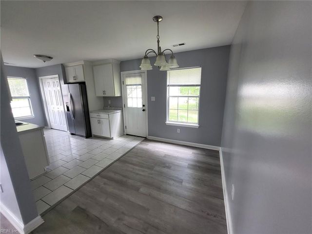 4 Roy CT, Hampton, VA 23666
