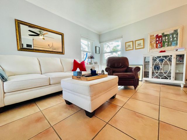 234 Hibiscus Ave Apt 271, Lauderdale By The Sea, FL 33308