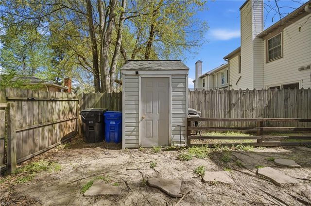 4606 Stonebridge Lane, Virginia Beach, VA 23462