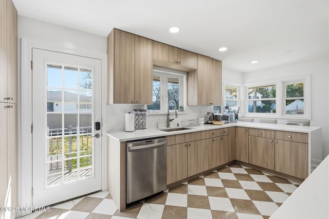 227 Chatham Avenue, Oakhurst, NJ 07755