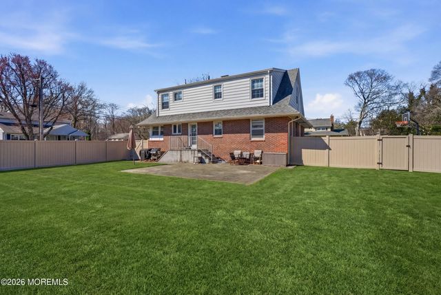 227 Chatham Avenue, Oakhurst, NJ 07755