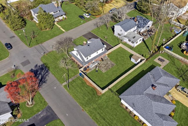 227 Chatham Avenue, Oakhurst, NJ 07755