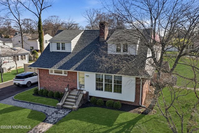 227 Chatham Avenue, Oakhurst, NJ 07755