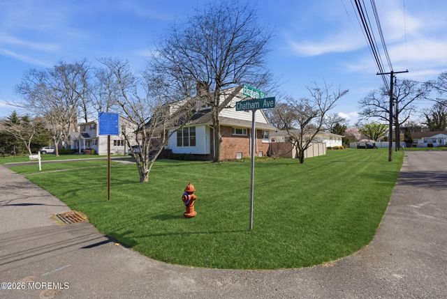 227 Chatham Avenue, Oakhurst, NJ 07755