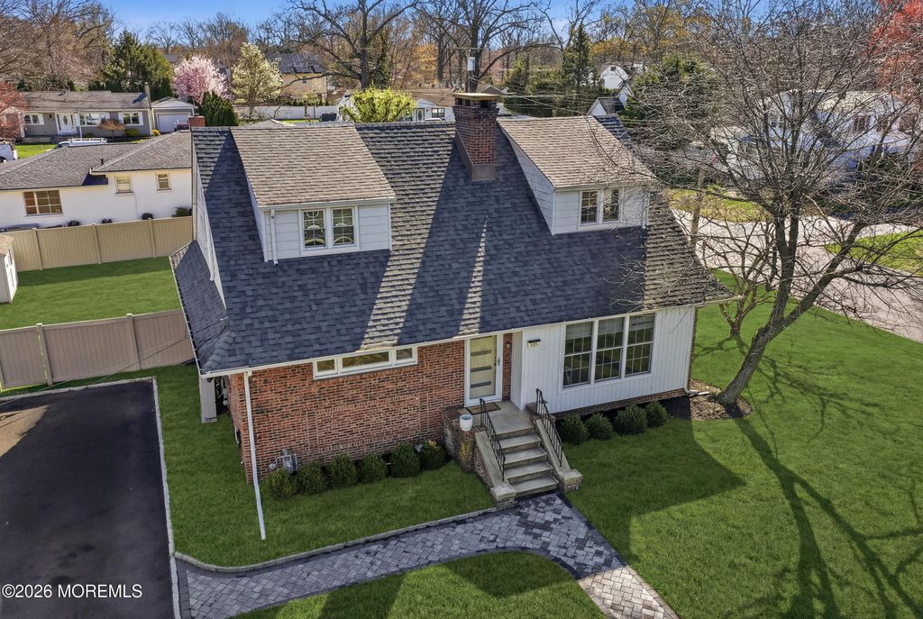 227 Chatham Avenue, Oakhurst, NJ 07755