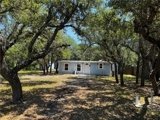 840 Rowe St, Rockport, TX 78382