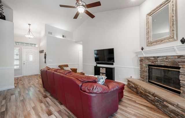 1774 N Homsy Avenue, Clovis, CA 93619