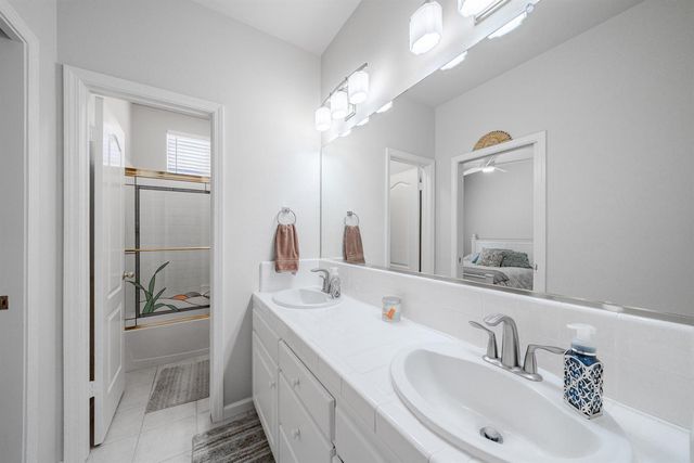 1774 N Homsy Avenue, Clovis, CA 93619