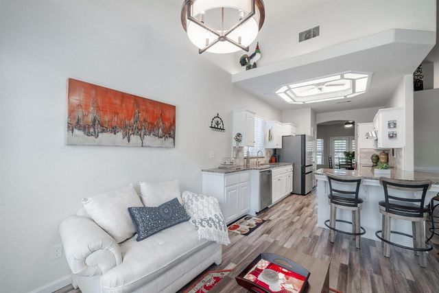 1774 N Homsy Avenue, Clovis, CA 93619