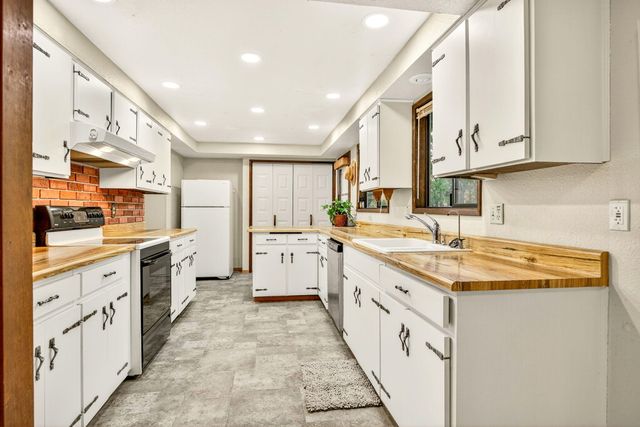 7900 Redwood Highway, Grants Pass, OR 97527