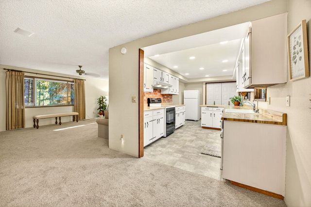 7900 Redwood Highway, Grants Pass, OR 97527